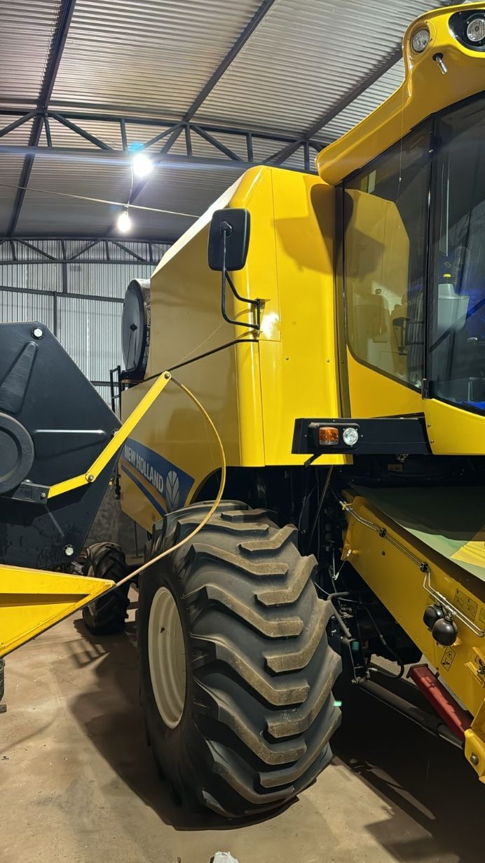 Colheitadeira New Holland TC 4.90