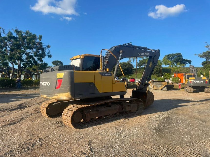 Escavadeira Volvo EC140DL